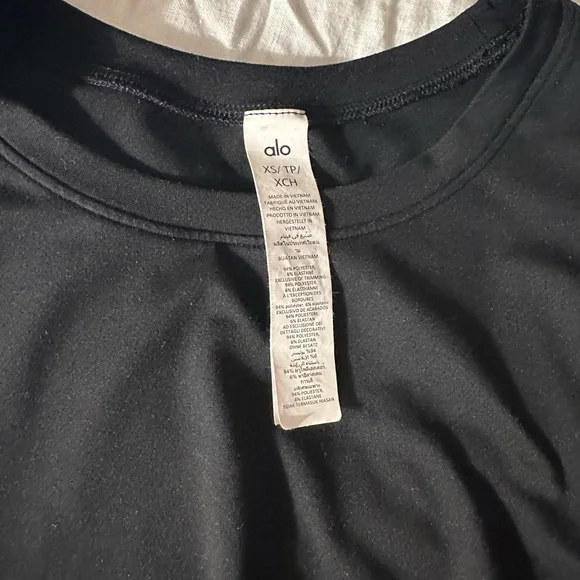 ALO Yoga Black Long Sleeve Top - Picture 3 of 4